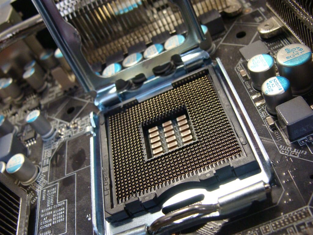 Атрибуты процессора. Intel Socket 775. Сокет lga775. Сокет lga775 процессоры. Socket lga775 Материнские платы.