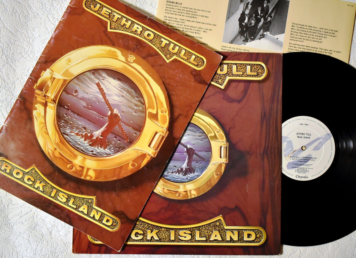 Буклет и пластинка Rock Island из личной коллекции