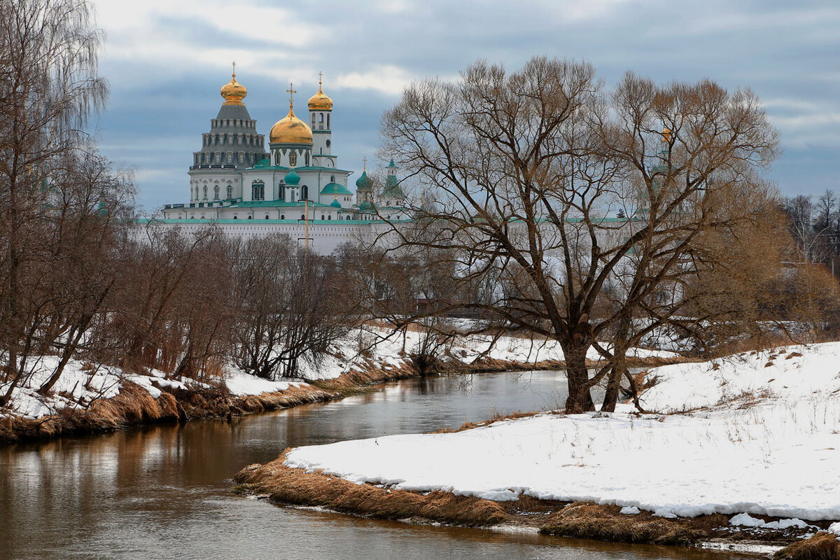 Река Истра в марте