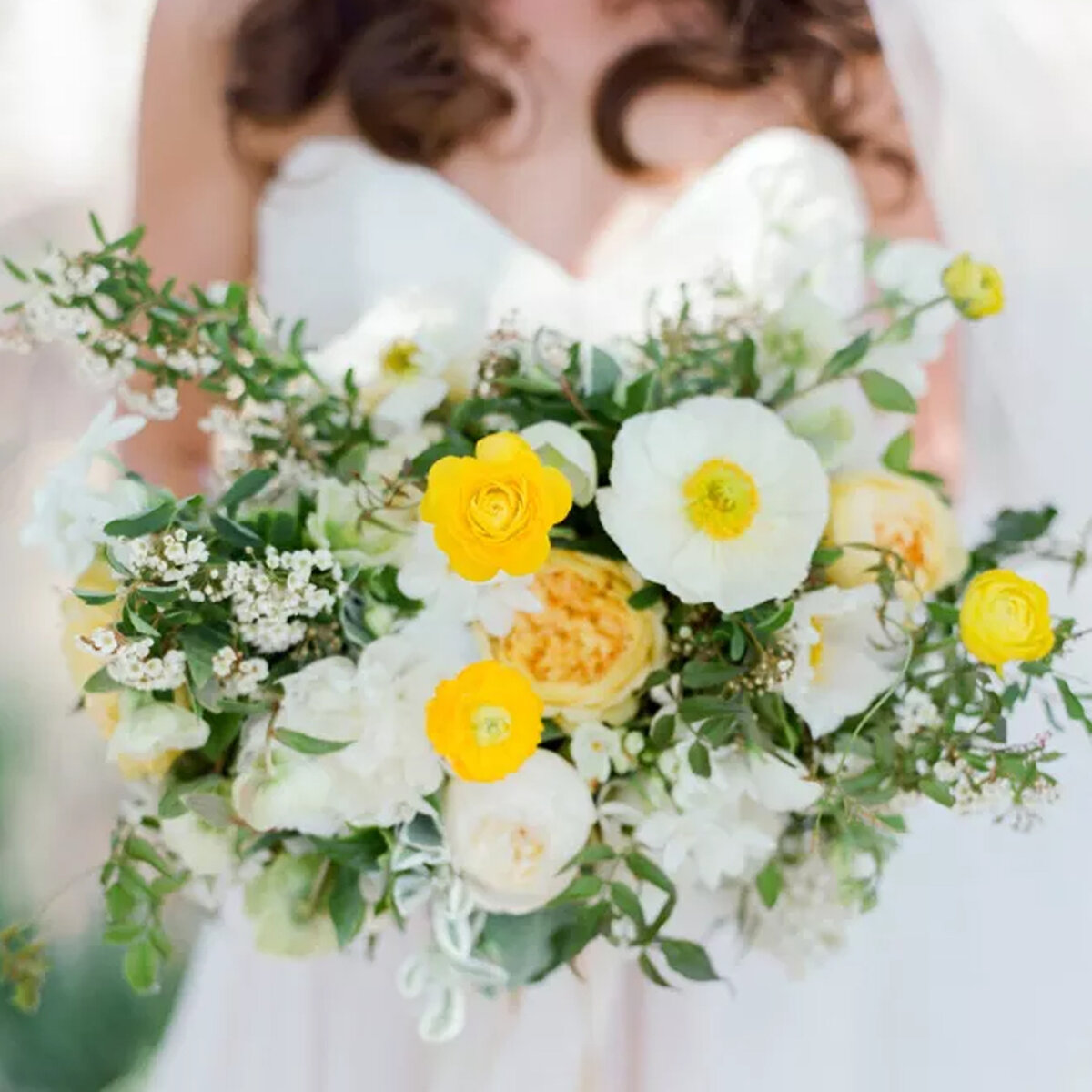     Стильные идеи для букетов невесты от знаменитого флориста