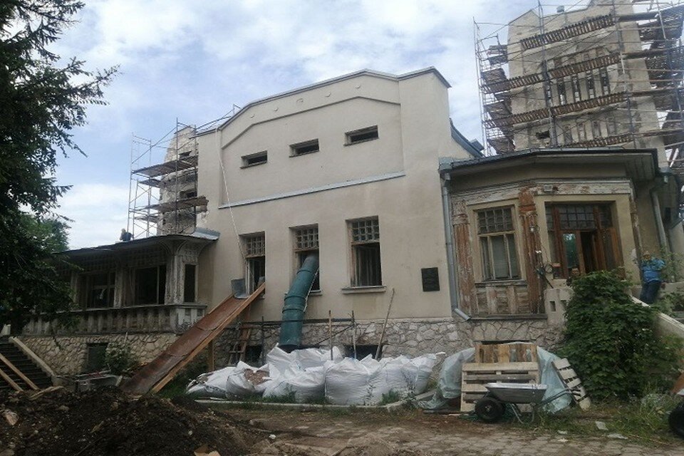     Работы в старинном здании идут полным ходом Ольга НОВИКОВА