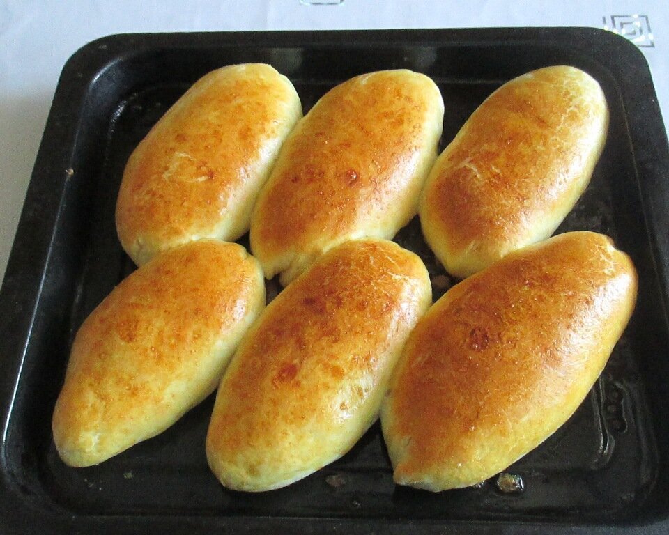 Пирожки в духовке из готового дрожжевого теста