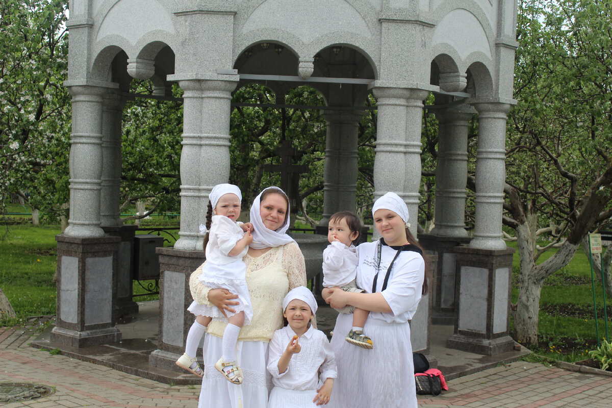 держу Симу как "жидовка" (ну объясните мне ,что это значит блин?)