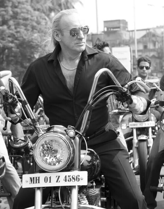 Грегори Дэвид Робертс. Автор и главный герой описываемых событий.