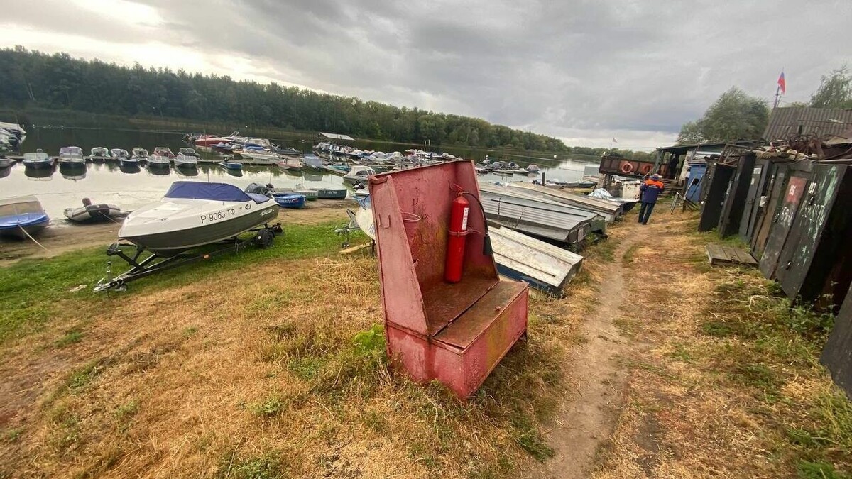     В Татарстане обнаружилось шесть баз стоянок маломерных судов, которые не прошли требования безопасности. Об этом в своем Telegram-канале сообщила пресс-служба Приволжской транспортной прокуратуры.