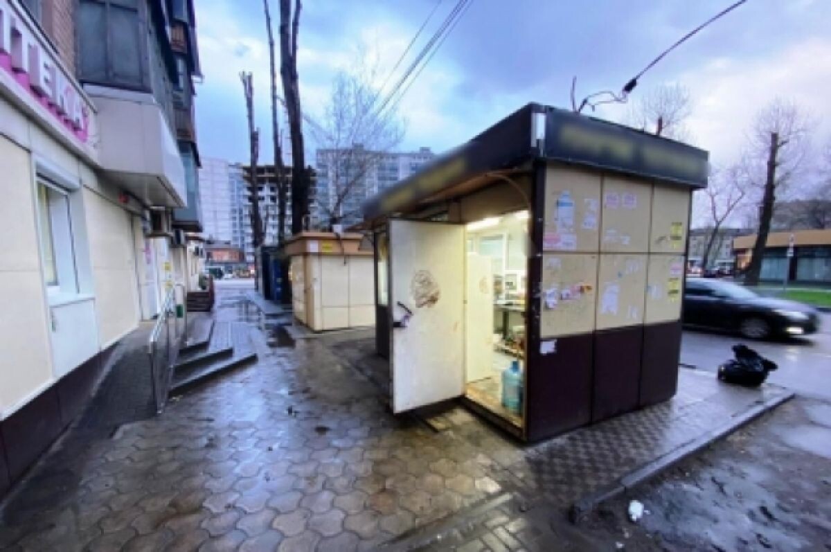    В Воронеже иностранец, угрожая ножом, требовал у пенсионерки 50 рублей