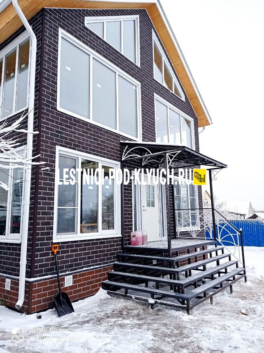 Принимаем звонки: пн-вс с 8:00 до 21:00 (8 499 490-72-90). Электронная почта: info@lestnici-pod-klyuch.ru