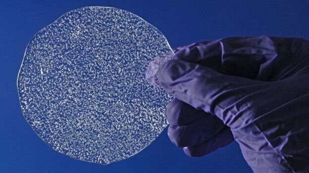 Каждый пузырек воздуха несет в себе информацию о составе атмосферы в древние времена.