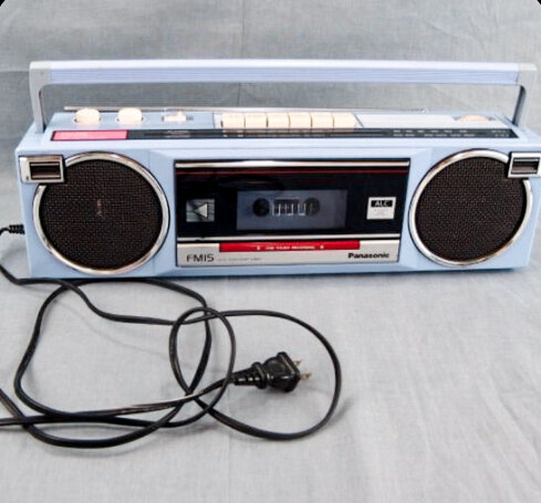 Кассетный магнитофон 90-х