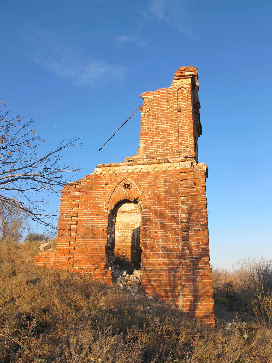 Заброшенный дом Московитиных: барская резиденция или всё-таки храм?