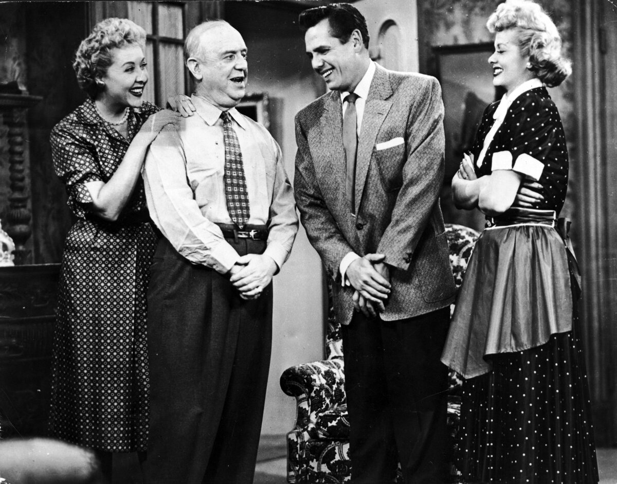 Сериал "Я люблю Люси" транслировался на  «CBS» в 1957 году.