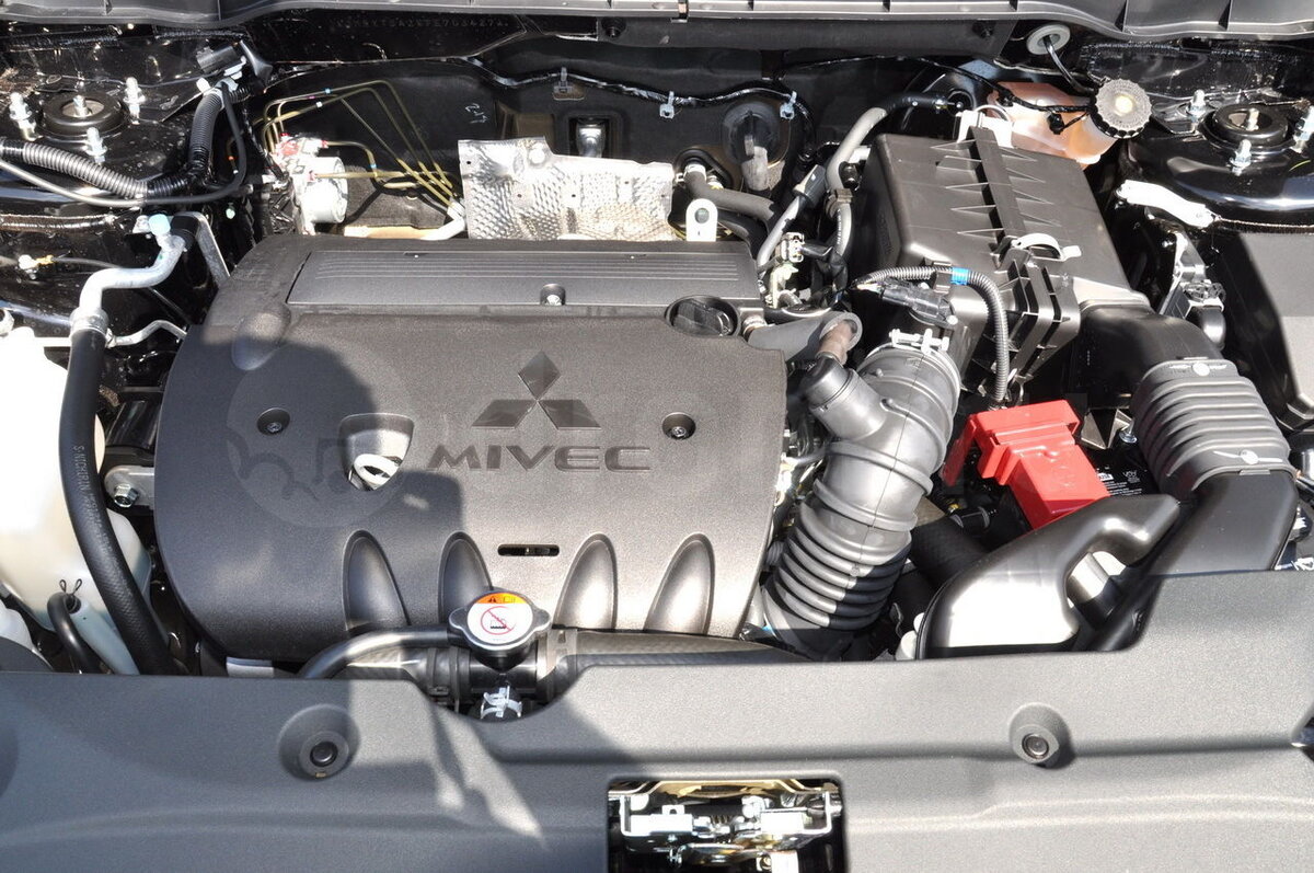 И как бы вы не жаловались на китайцев, что они используют старые японские моторы, корейцы тоже практиковали подобные решения, ведь G4KD - это копирайт японского мотора от Mitsubishi 4В11 (Фото взято из Google)