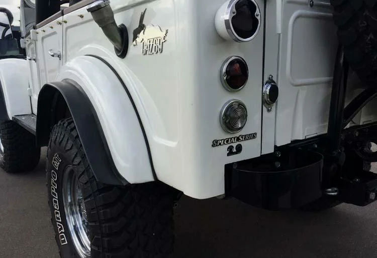 Продолжаем серию публикаций на тему тюнинг-проектов с отечественными автомобилями. В этот раз речь пойдет о проекте под названием «Белая яхта». 
Автором проекта стал Юрий, житель города Цимлянска. Мужчина очень ответственно подошел к реализации всех задумок не только в вопросах тюнинга, но и ручной сборки автомобиля по винтику.

Что было доработано и заменено?