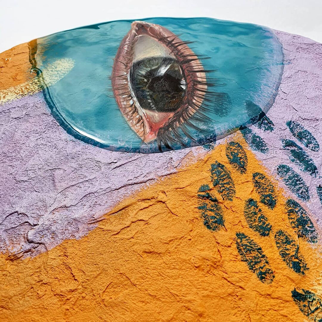 Пример смешанной техники: масло, смола, текстурная паста