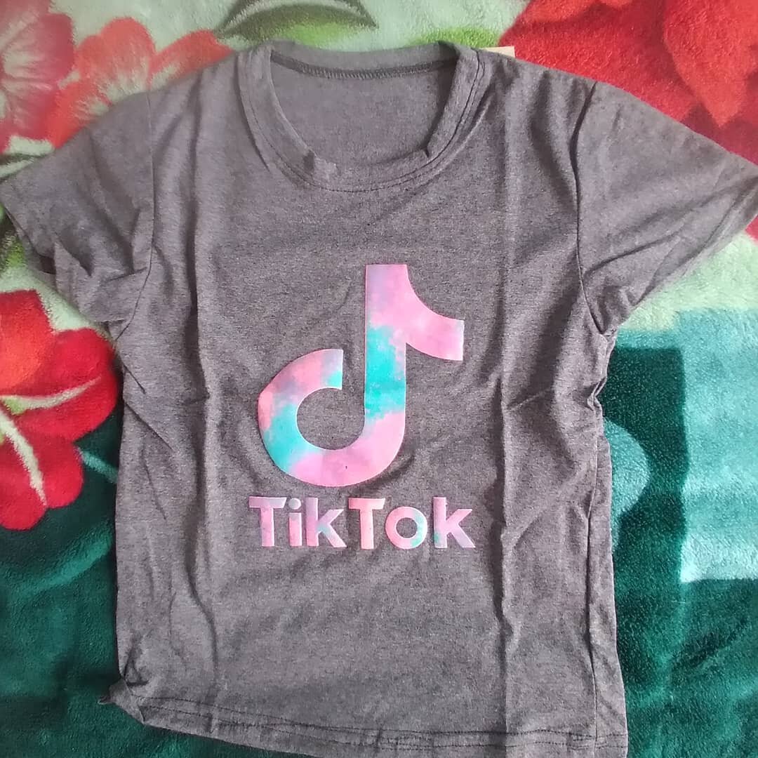 Эти футболки в размер,брать можно.эти даже пон