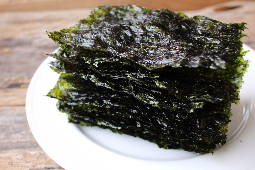 Морские водоросли нори. Dried Seaweed морская капуста. Морская капуста сушеная нори. Морская капуста листы нори.