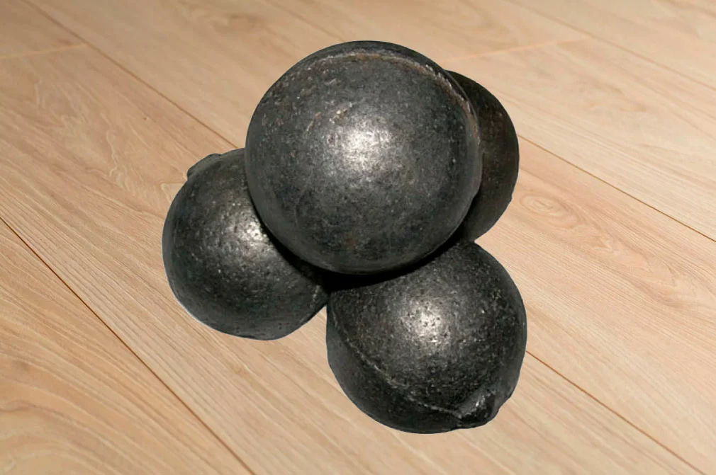 Катание шаров по полу. Металлический шар. Чугунные шарики. Чугунный шар. Металлические шары для катания по полу.