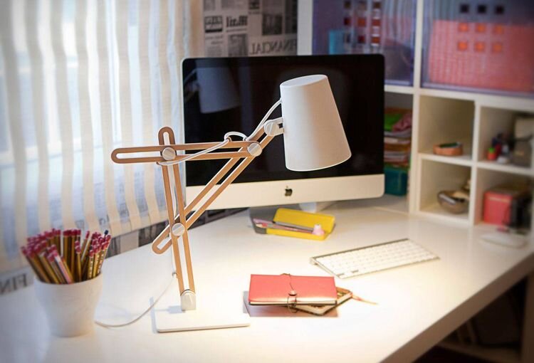 Настольная лампа