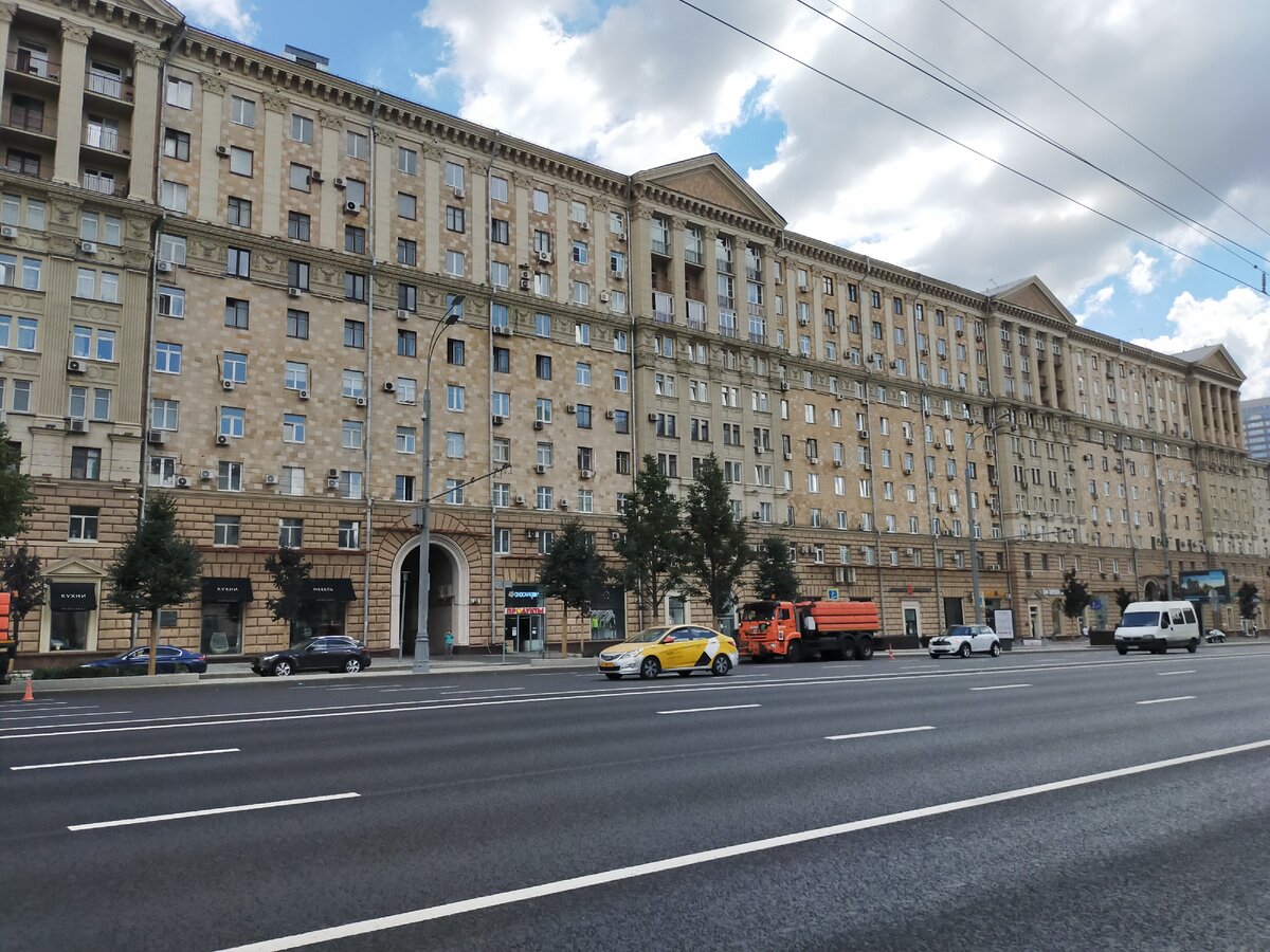 Сталинский жилой дом Новинский бульвар
