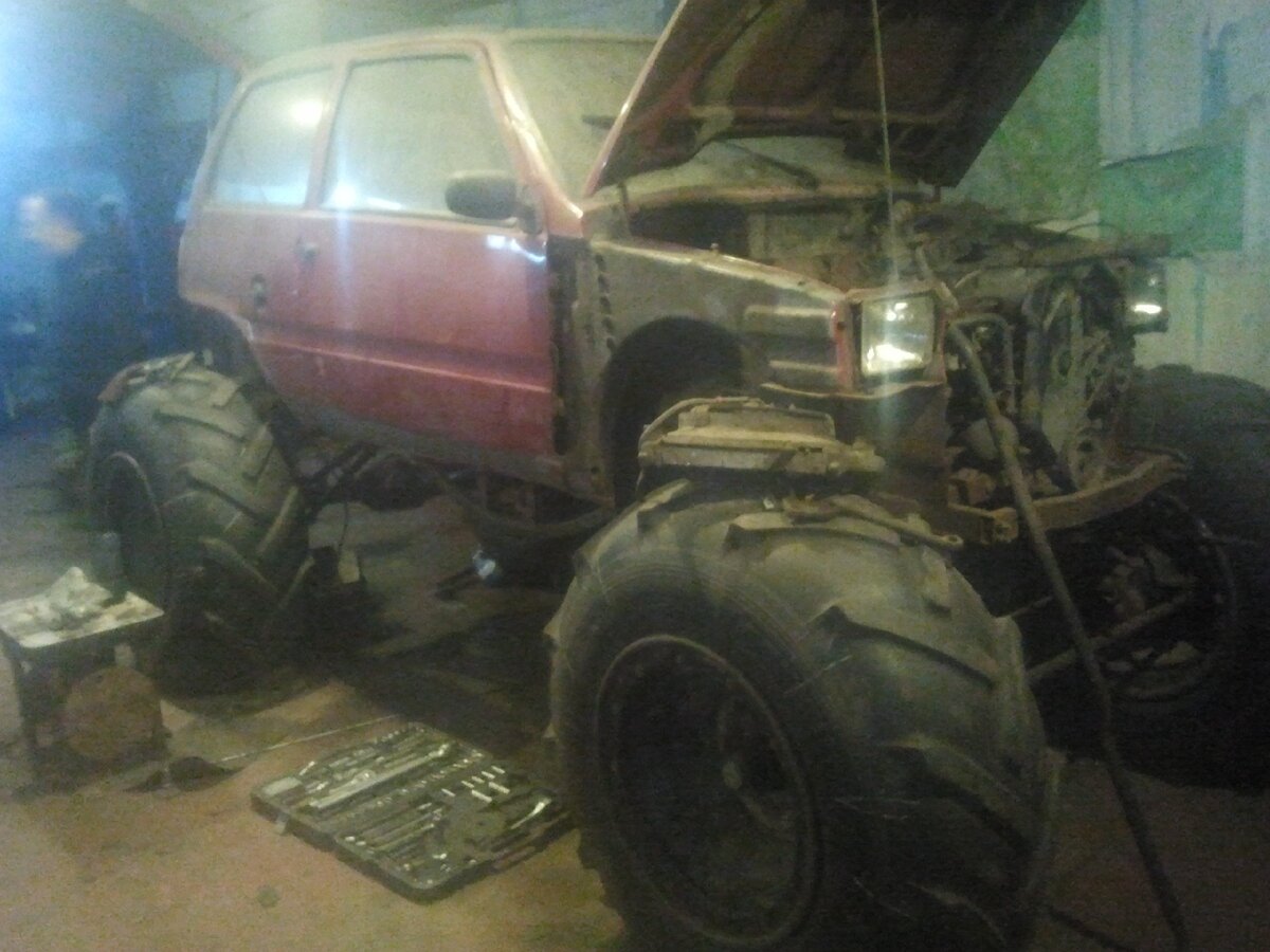 Идеальная машина копателя. Фото в автомастерской