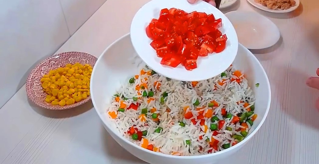 Необычный и вкусный салат на праздничный стол.