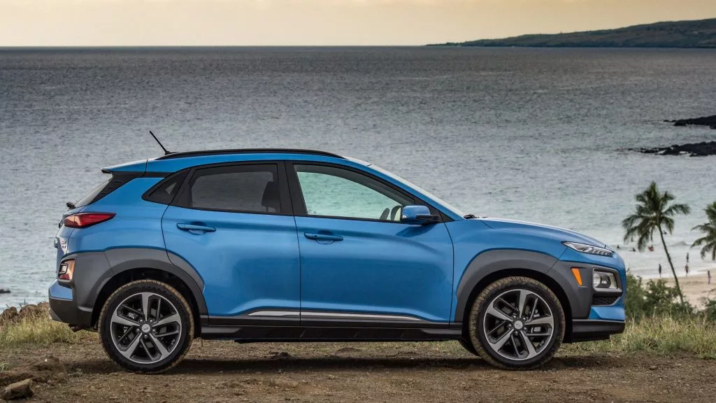 Доброго времени суток.
Сегодня поговорим о новинке «Hyundai Kona» — полноценном передне- или полноприводном кроссовере от знаменитого южнокорейского производителя.-2