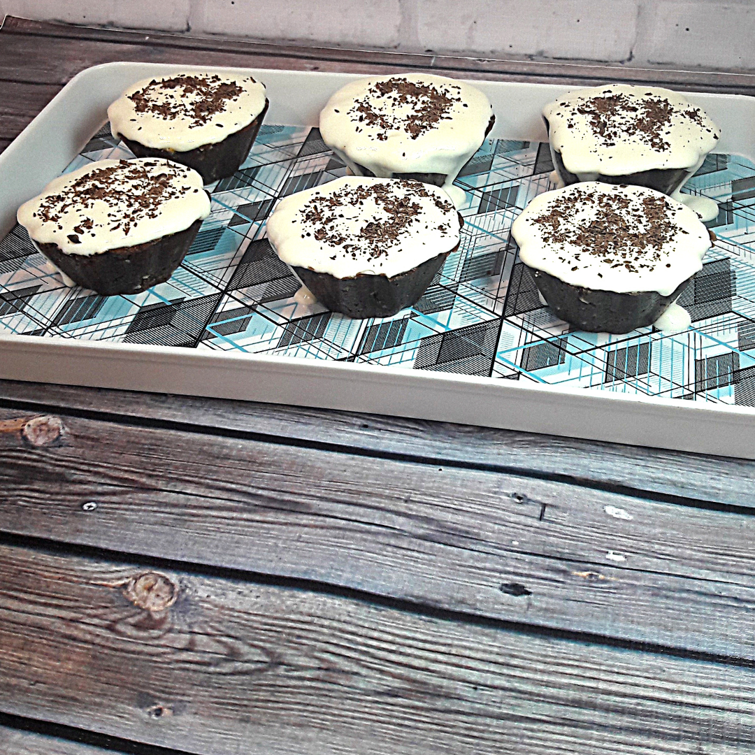 Из 200 граммов печенья у меня получилось 6 мини-кексиков.