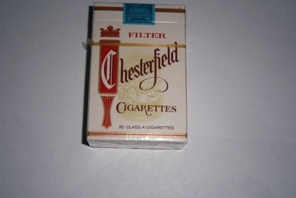 Честерфилд браун сигареты. Честерфилд сигареты 90-х. Сигареты Честерфилд оригинал. Сигареты Честерфилд компакт 2021. Chesterfield сигареты 100.