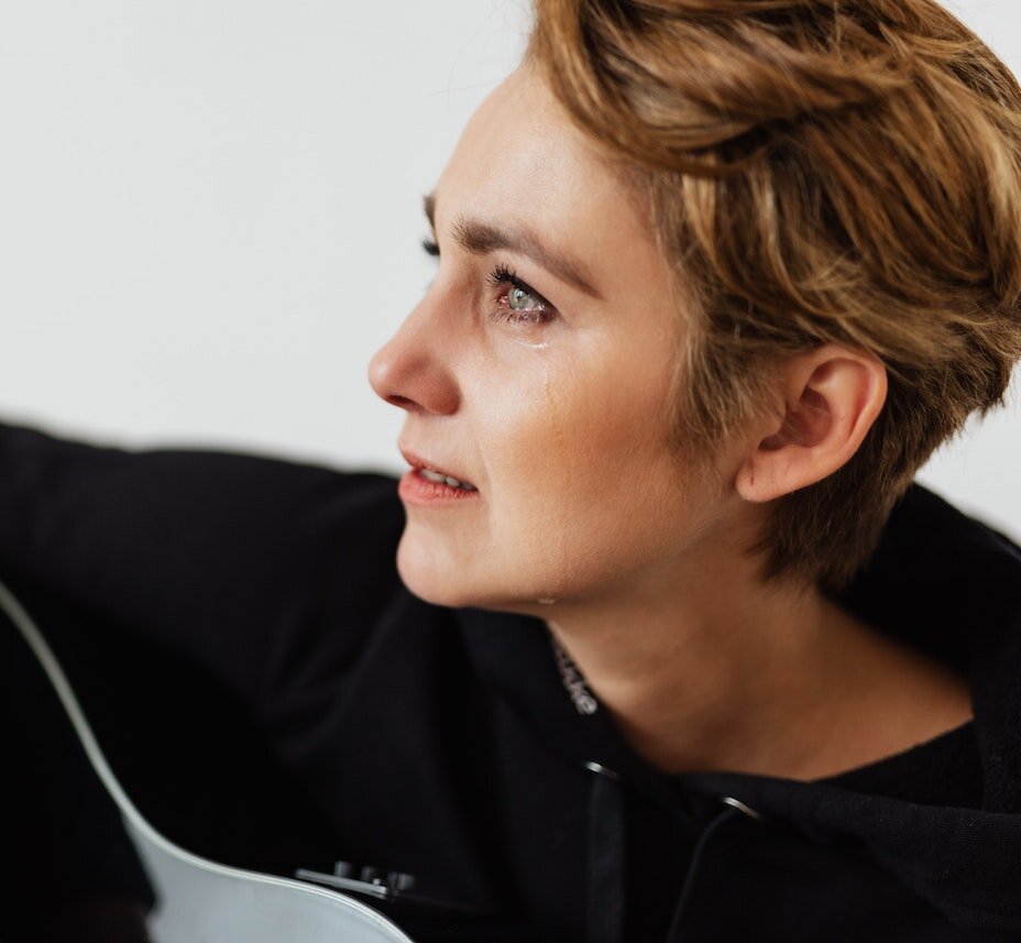 Долгие поиски ответов на вопросы . Бесплатное фото взято на сайте pexels.com