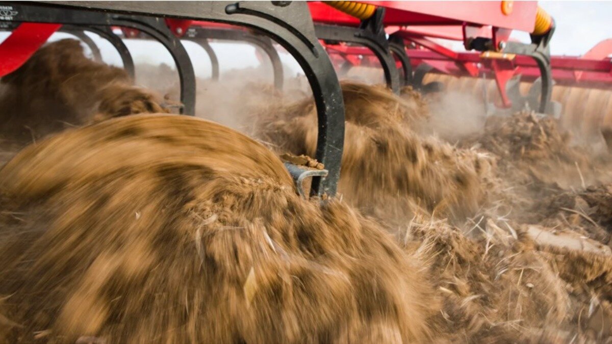 Фото: Официальный сайт Väderstad Новые конические отвалы MixIn от Väderstad в работе