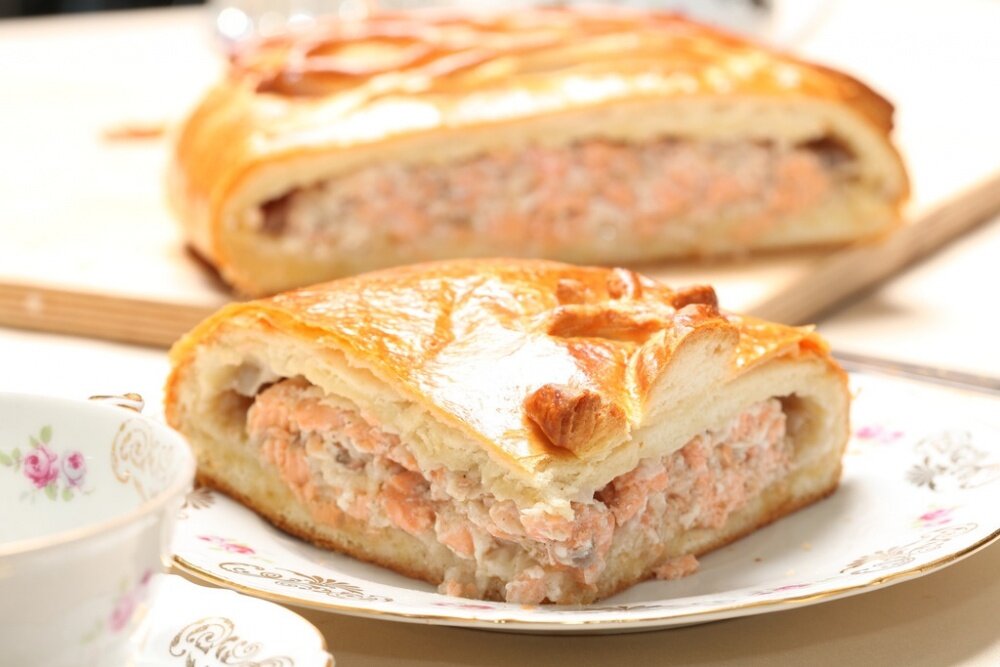 Кулебяка с ветчиной и сыром