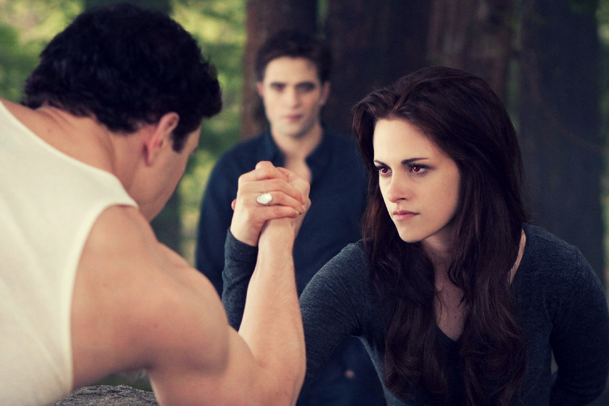 кадр из последней части -  Сумерки. Сага. Рассвет: Часть 2