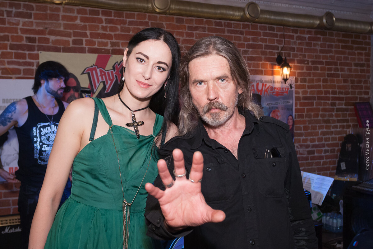 Виктория Астрелина и Сергей (Паук) Троицкий. Москва, клуб “Rednecks”, 16 мая 2021.
