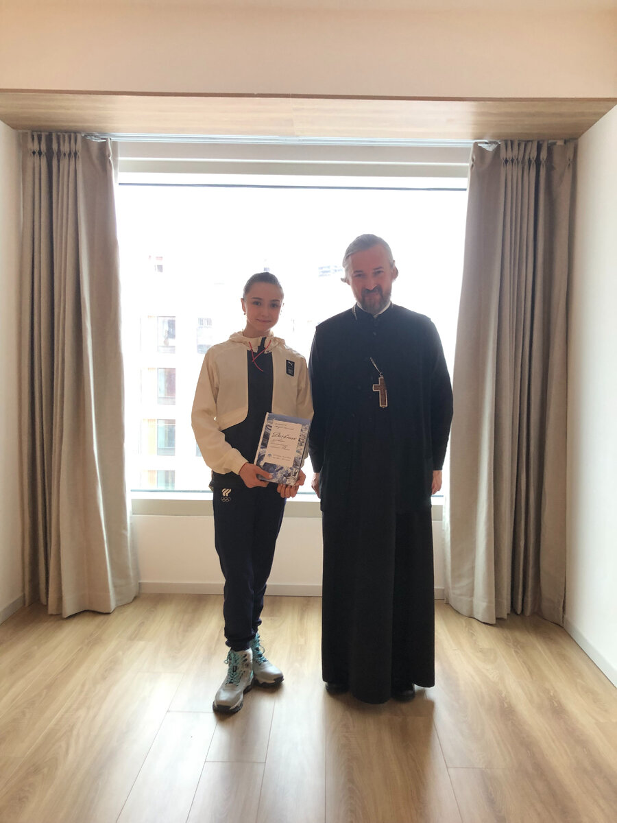 Отец Андрей с Камилой Валиевой. Фото в галерее отца Андрея.