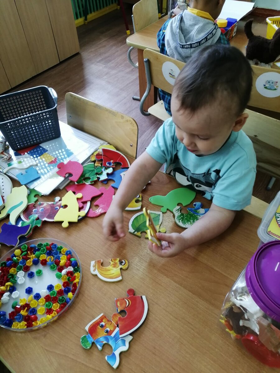 Примерно так выглядят мои попытки разобраться в чатах😅