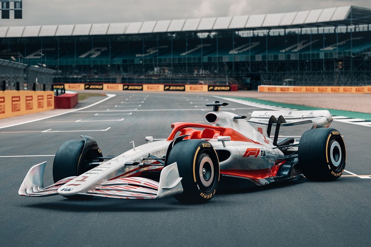 MCLAREN f1 2022 car