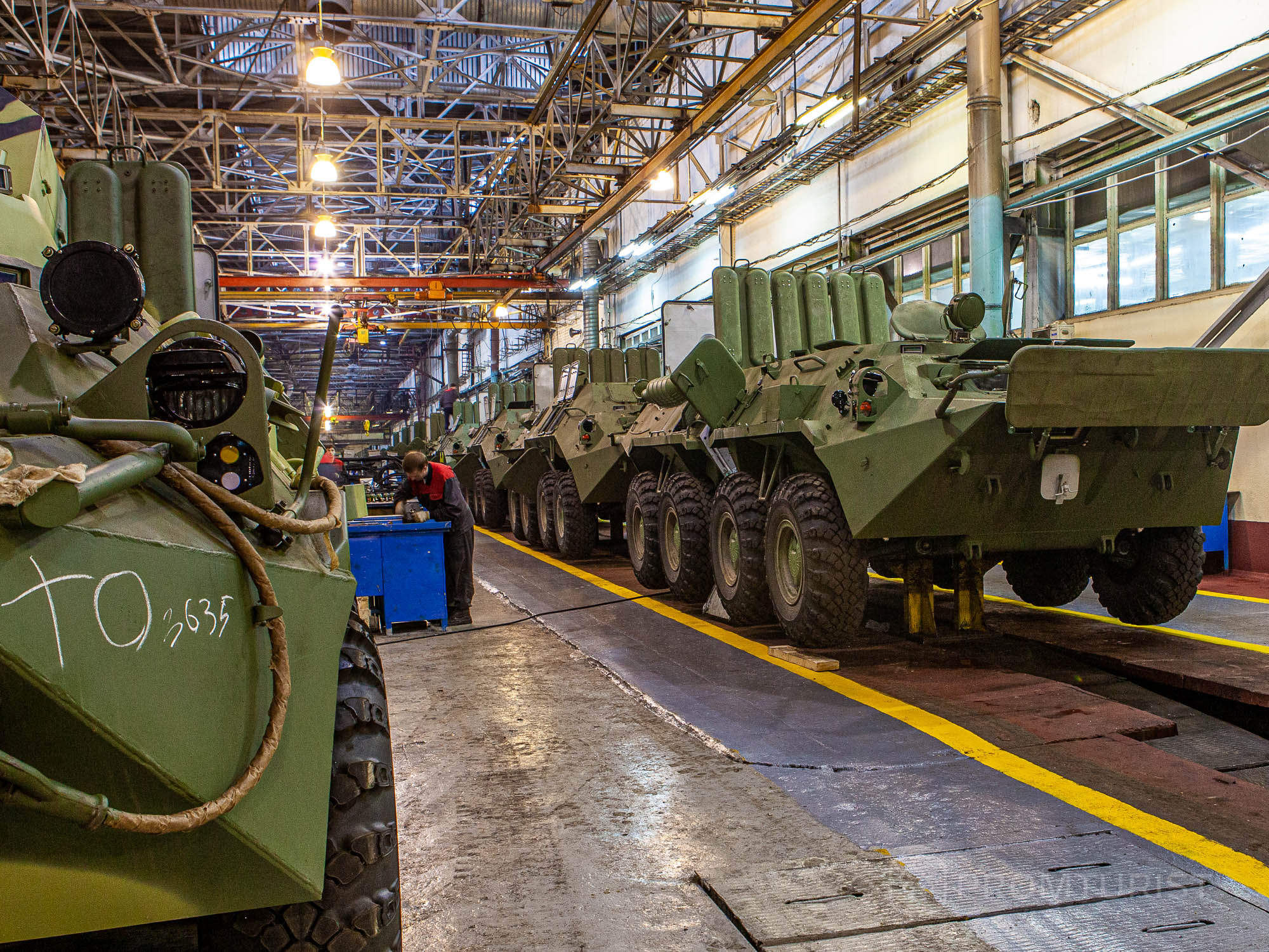 Конверсия военного производства. Арзамасский машиностроительный завод последние поставки бтр82. БТР Арзамасского завода. Арзамасский БТР. Оборонзаказ.