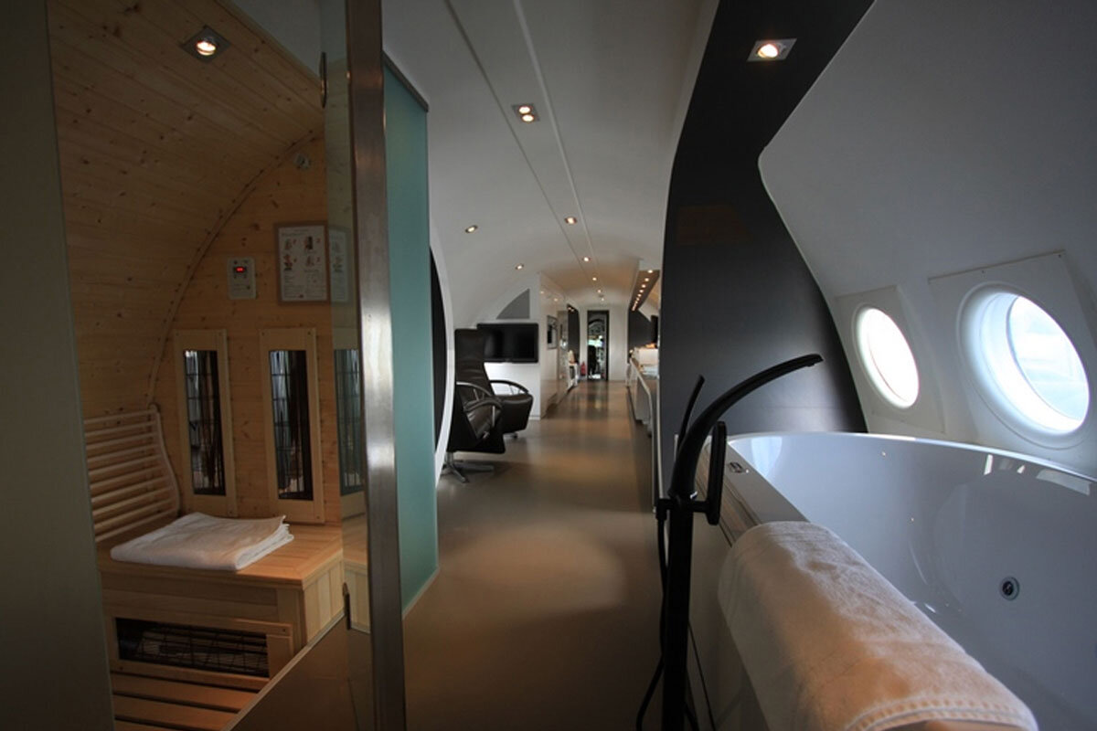 Сауна и джакузи с иллюминаторами