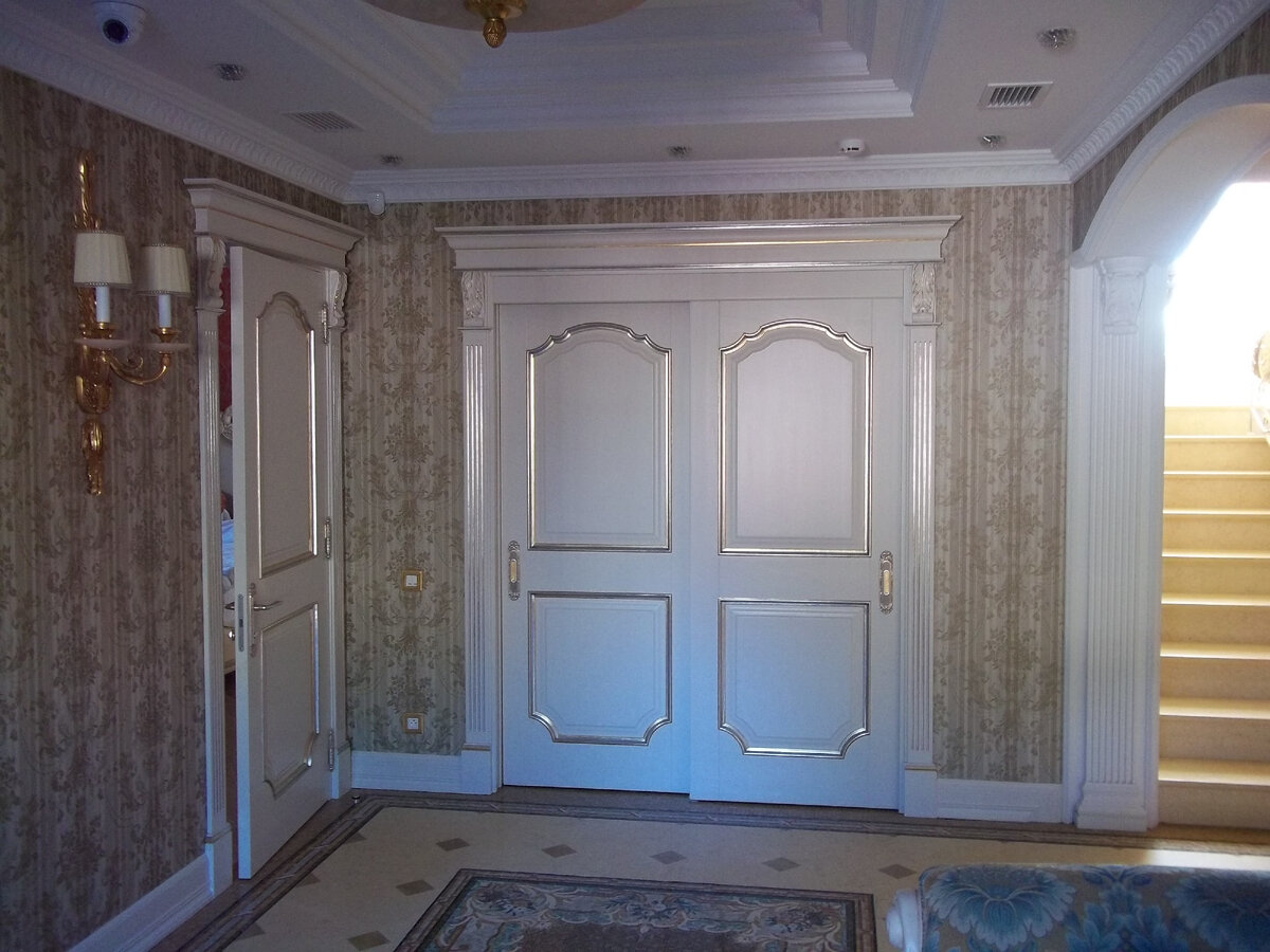 Раздвижные двери в гардеробной.