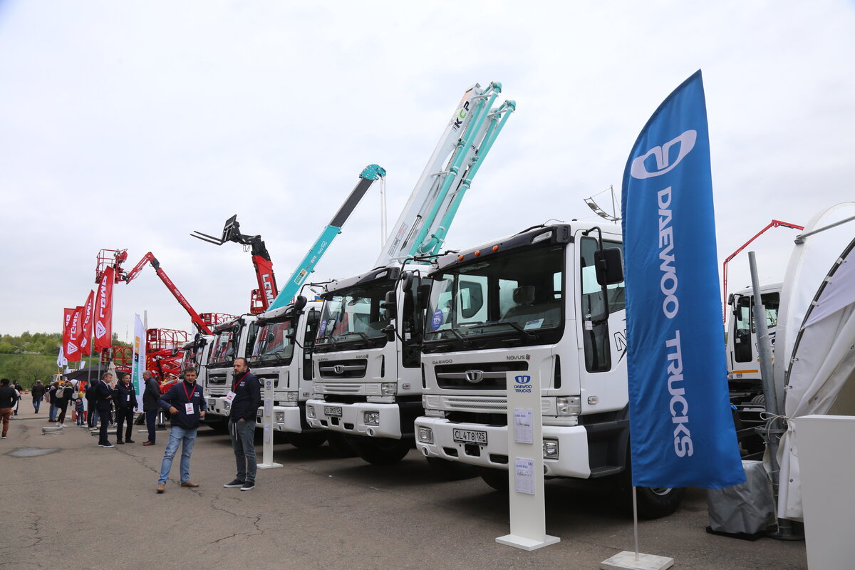 Бульдозер Shantui, фургон JAC, тягач Daewoo и другие премьеры выставки CTT  | Автомобиль года в России | Дзен