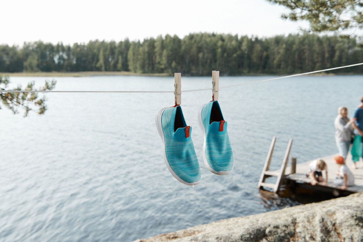 Следуйте нашим советам для выбора обуви на море