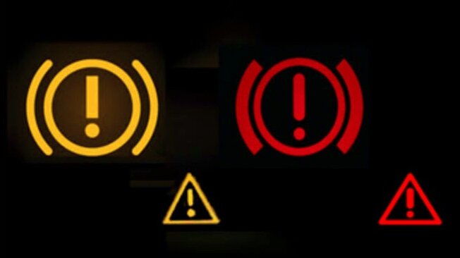 В ходе эксплуатации автомобиля возможны случаи, когда загорается или моргает лампа "(!)". Иногда этот значок горит при нажатии на тормоз.