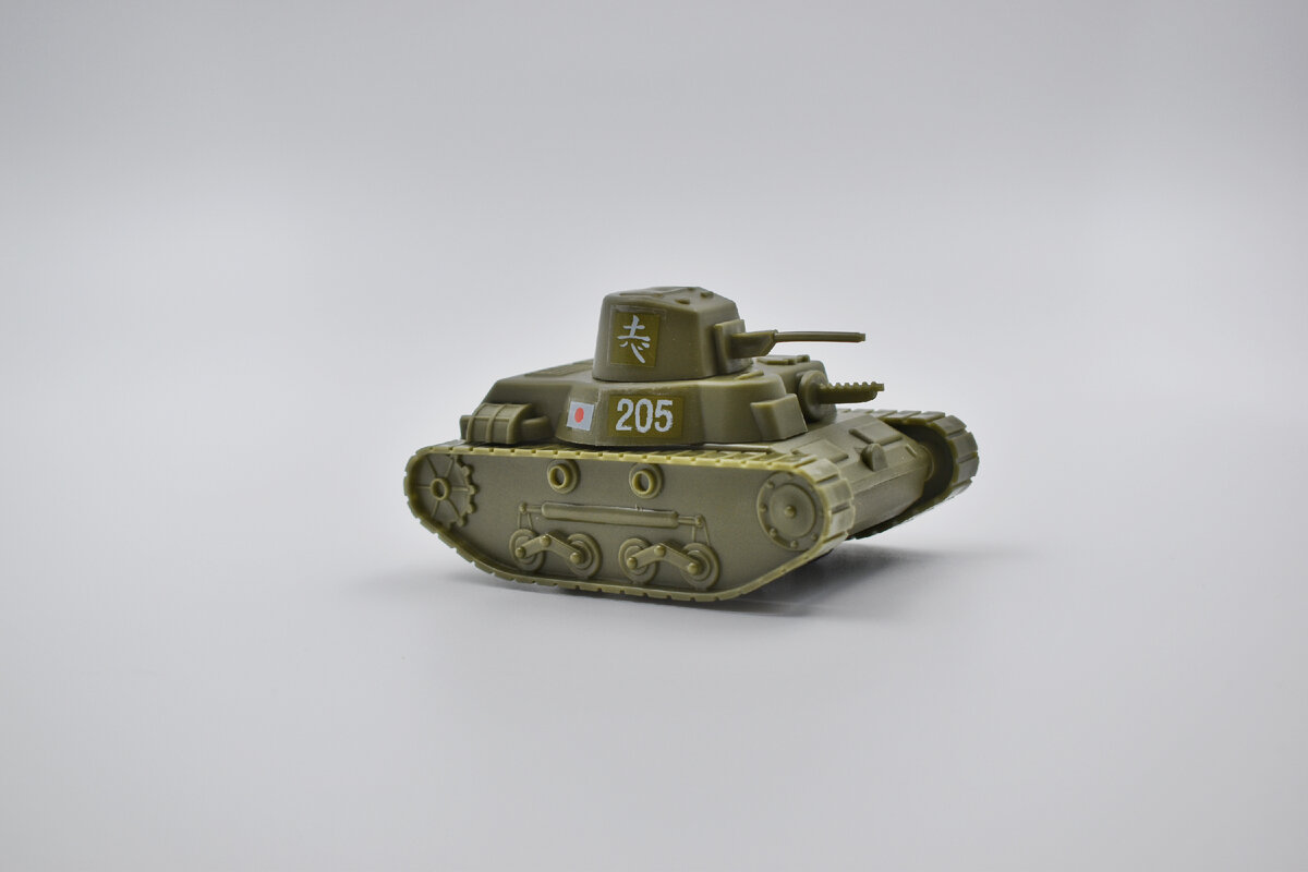 Танк, просто танк. Аккуратный, простой, но вполне себе игрушечный танк.