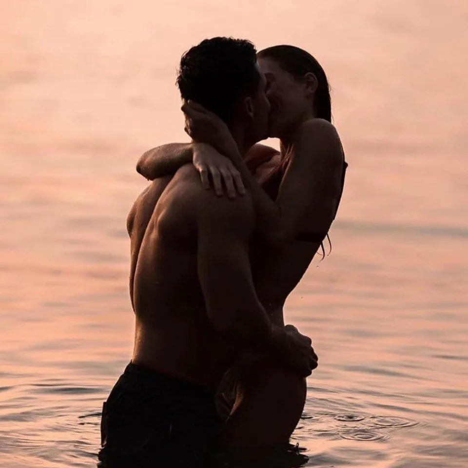 Секс мужчин с друг другом: 1000 видео для просмотра