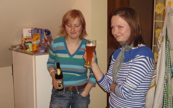 Молодой попито. Пьющая женщина. Фото алкоголичек девушек.