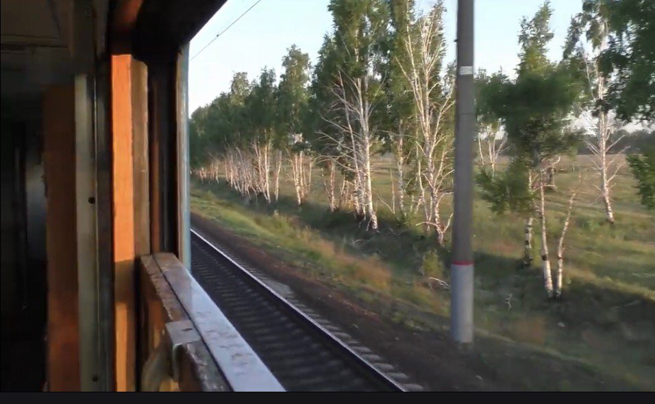 Люблю смотреть из окна поезда. Подписывайтесь на канал и ставьте лайки! Узнавайте в каких местах есть подводные камни, а где стоит насладиться отпуском на полную катушку.