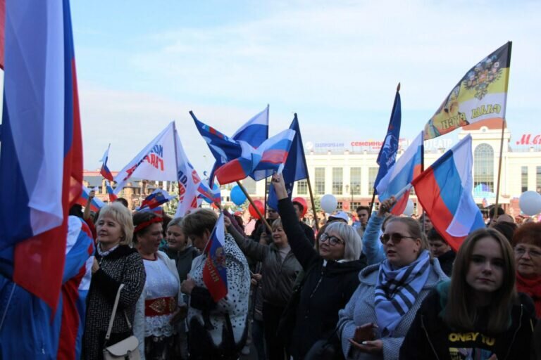    В Бузулуке прошел митинг-концерт в поддержку военнослужащих, участвующих в проведении СВО Андрей Севостьянов