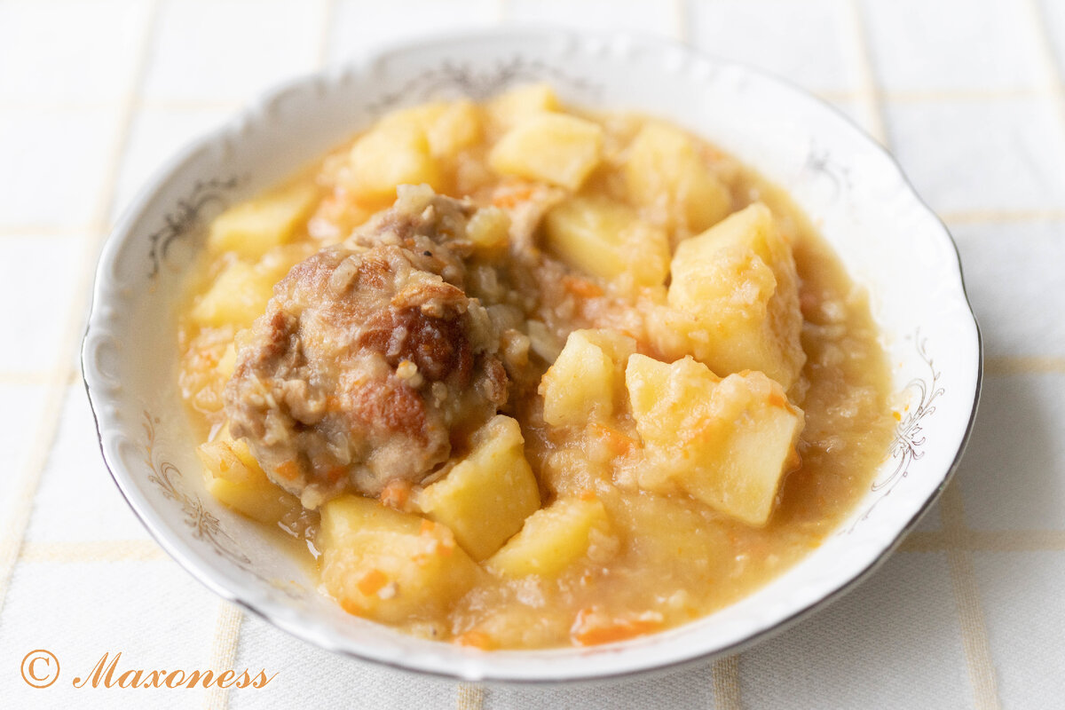 Тушанка свиная (или баранья) от Вильяма Похлебкина. Белорусская кухня 