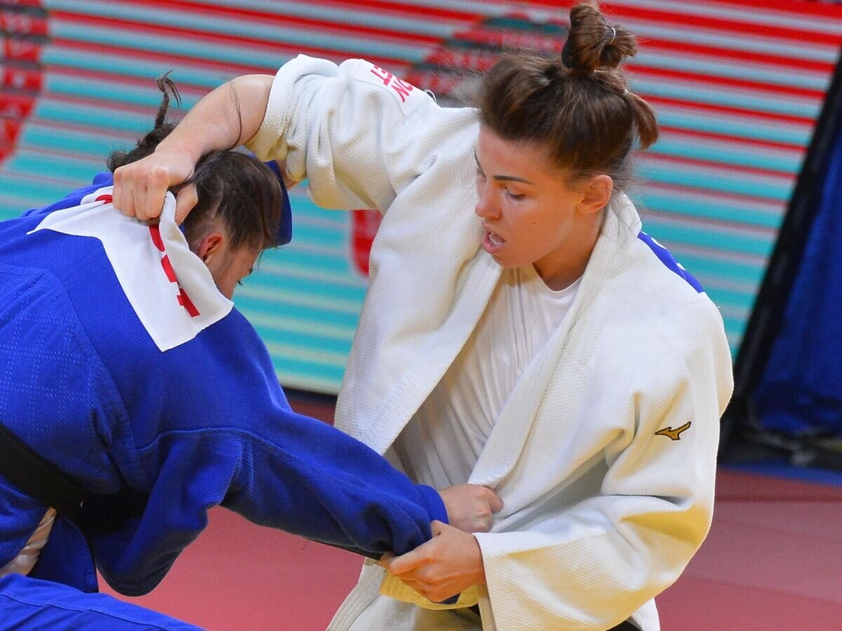    Слева направо: Дарья Речкалова (Свердловская обл.) и Антонина Шмелева (Орловская обл.) в финальном поединке на соревнованиях по дзюдо среди женщин в весовой категории 78 кг на Международном турнире по дзюдо "Russian judo tour".© РИА Новости / Александр Кондратюк