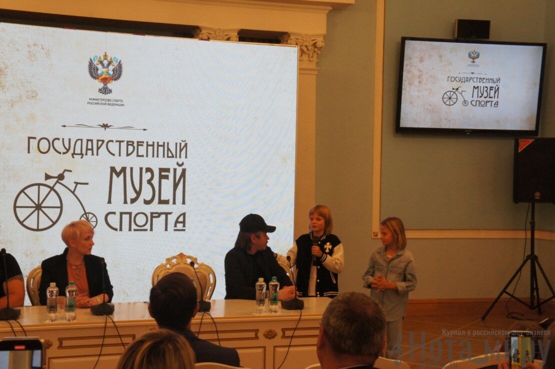    Георгий Остер пригласил всех маленьких актеров дать свой комментарий